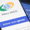 INSS libera 13º antecipado nesta sexta; veja quando o dinheiro cai na sua conta
