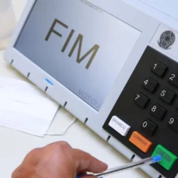 Qual o prazo para transferências, revisão e emissão de 1º título de eleitor?