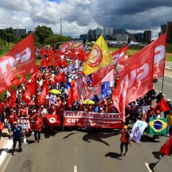GOVERNO ASSINA A PROPOSTA DE REGULAMENTAÇÃO DA NEGOCIAÇÃO COLETIVA NO SERVIÇO PÚBLICO