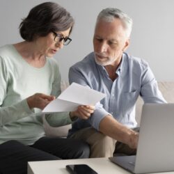 Idosos acima de 75 anos podem ter nova regra na aposentadoria em PL no Senado