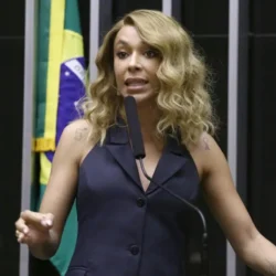 Erika Hilton aciona MPF para barrar propaganda de bets por comentaristas em transmissões esportivas