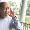 Fator de risco para demência: como prevenir a perda auditiva? 