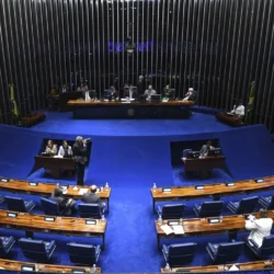 CCJ do Senado recebe PECs da Segurança e do fim da escala 6×1; veja possíveis relatores