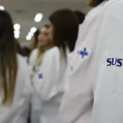 Saúde estende atuação de 676 médicos especialistas no SUS
