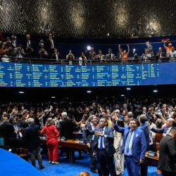 Senado aprova fim da escala 6×1 por 75 votos a 1 e consagra conquista histórica dos trabalhadores
